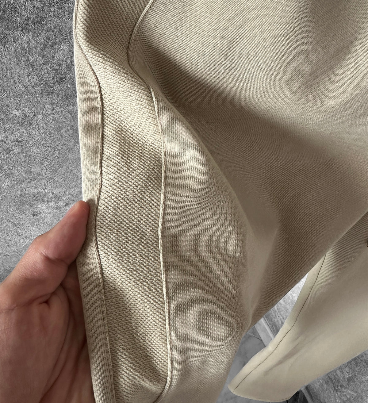 Sudadera essence of wealth ( beige)
