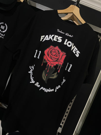 Camiseta Fakes Loves - Negra